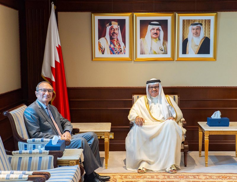 وزير الخارجية يستقبل سفير جمهورية الصين الشعبية لدى مملكة البحرين