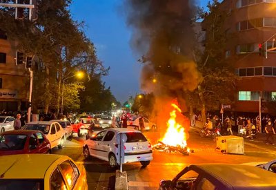 دعوات إيرانية للبقاء بالشارع.. وحزب أحوازي يدعو العسكريين العرب للانشقاق