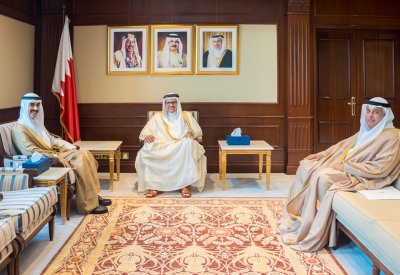 وزير الخارجية يستقبل سفير دولة الكويت لدى مملكة البحرين