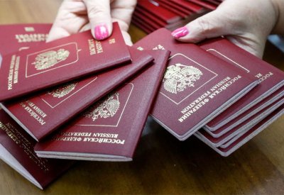 الجنسية الروسية بين السحب والمنح.. ما دلالات تعديلات بوتين؟