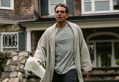 من هو المراقب في مسلسل "The Watcher" المستند من أحداث حقيقية؟