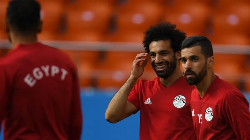 هل ساعد صلاح "صديقه" لمهاجمة الأهلي؟ بطل الأزمة الأخيرة يجيب