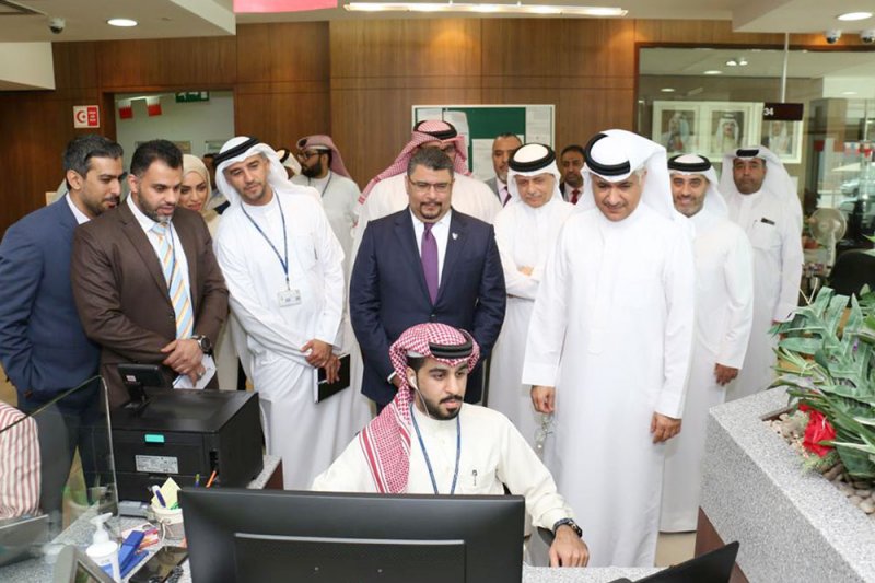 وزير شؤون الكهرباء والماء ورئيس الهيئة يقومان بزيارة تفقدية لمركز خدمة المشتركين