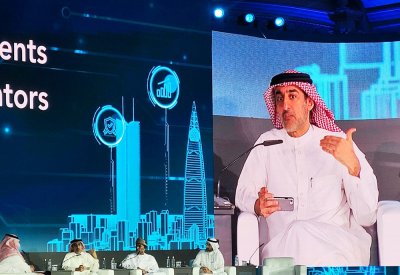  القائد يستعرض مقومات نجاح وتطور تجربة الحكومة الإلكترونية في مملكة البحرين