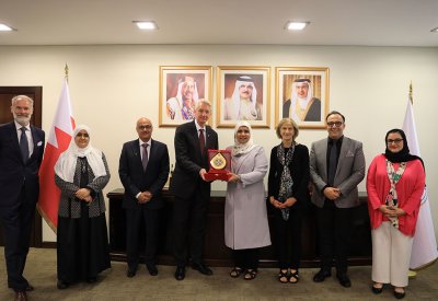 رئيسة جامعة البحرين تبحث آفاق التعاون مع ناشونال جيوغرافيك التعليمية