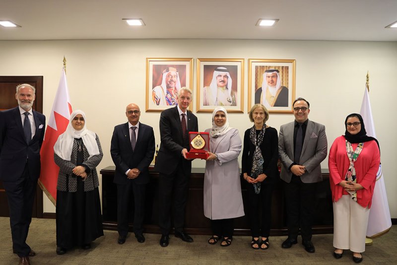 رئيسة جامعة البحرين تبحث آفاق التعاون مع ناشونال جيوغرافيك التعليمية