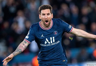 ميسي يصدم برشلونة: أستمتع بكل شيء في باريس