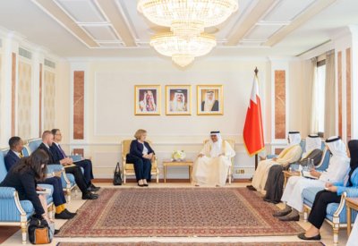 وزير الخارجية يجتمع مع مساعدة وزير الخارجية الأمريكية لشؤون الشرق الأدنى