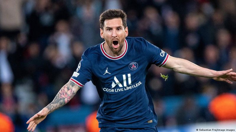 ميسي يصدم برشلونة: أستمتع بكل شيء في باريس