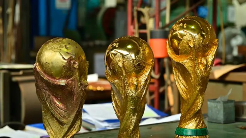 الإيطالي بيرتوني.. مبتكر كأس العالم وأكثر من لمسها