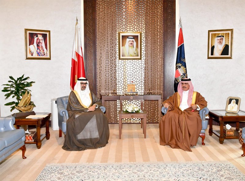 وزير الداخلية يطلع على البرامج التي تنفذها المحافظة الجنوبية