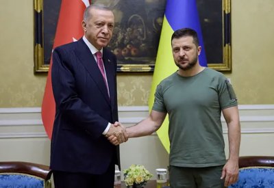 أردوغان يحث زيلينسكي على إحياء محادثات وقف النار مع روسيا