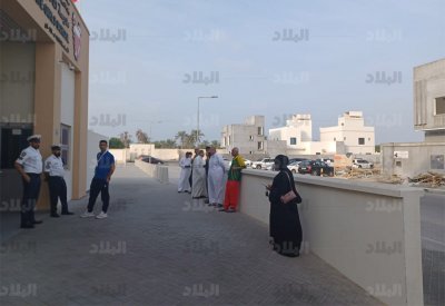 10 دقائق ويبدأ التصويت.. اصطفاف مواطنين بثانية عشر الشمالية