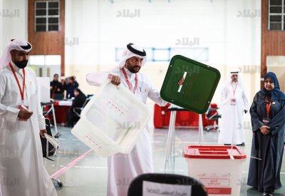 بالصور: إغلاق صناديق الاقتراع قبل بدء التصويت من الدائرة الثانية بمحافظة المحرق