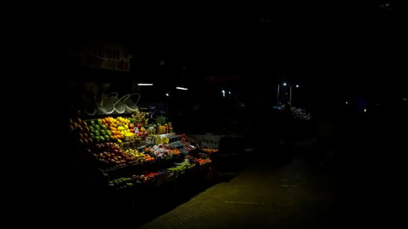 أوكرانيا: نصف البنى التحتية للطاقة تضرّر بالقصف الروسي