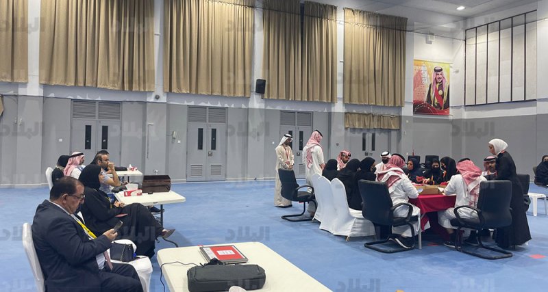 بالصورة: مترشحا أولى الشمالية يتابعون عملية فرز الأوراق 
