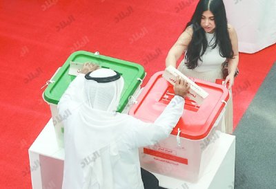 “العاصمة”... حركة انتخابية انسيابية وحضور لافت لكبار المواطنين