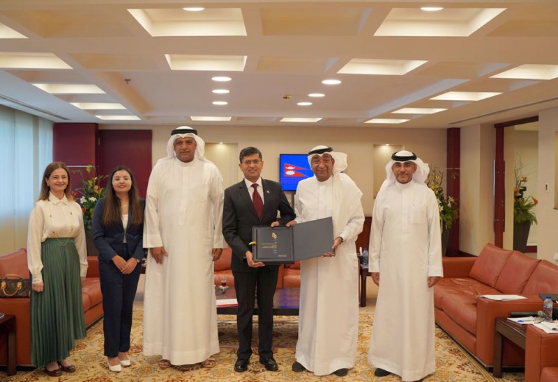 رئيس "غرفة البحرين" يبحث مع السفير النيبالي سبل تنمية التجارة البينية بين البلدين