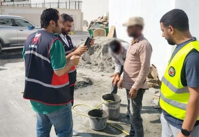 ضبط عدد من العمالة المخالفة لشروط العمل في المحرق