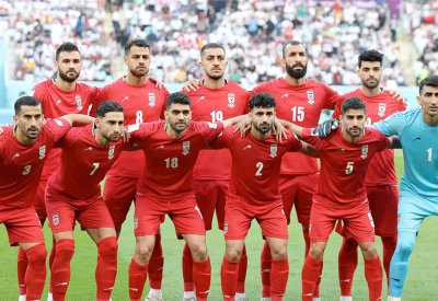 لاعبو إيران يمتنعون عن أداء النشيد الوطني في المونديال