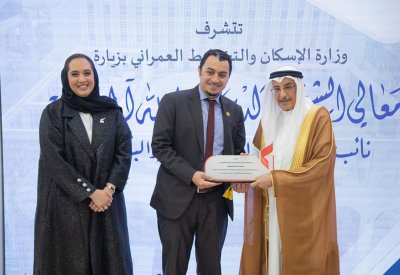 نائب رئيس الوزراء يكرم غرناطة.. وحبيب يثمن قرار بناء 19 ألف وحدة سكنية