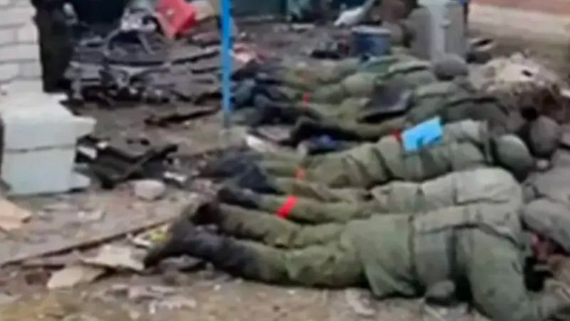 فيديو لإعدام جنود روس يثير الجدل.. قتلوا برصاص في الرأس