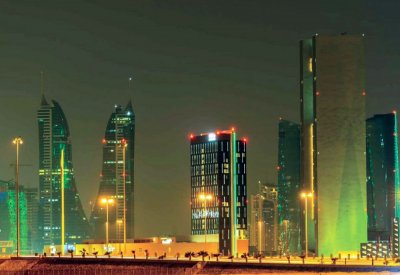 بالصور .. البحرين تكتسي بــ "الأخضر" احتفاءً بفوز المنتخب السعودي