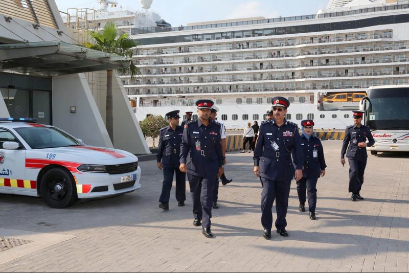 مدير عام أمن المنافذ يقوم بزيارة لمديرية شرطة الموانئ البحرية بميناء خليفة بن سلمان