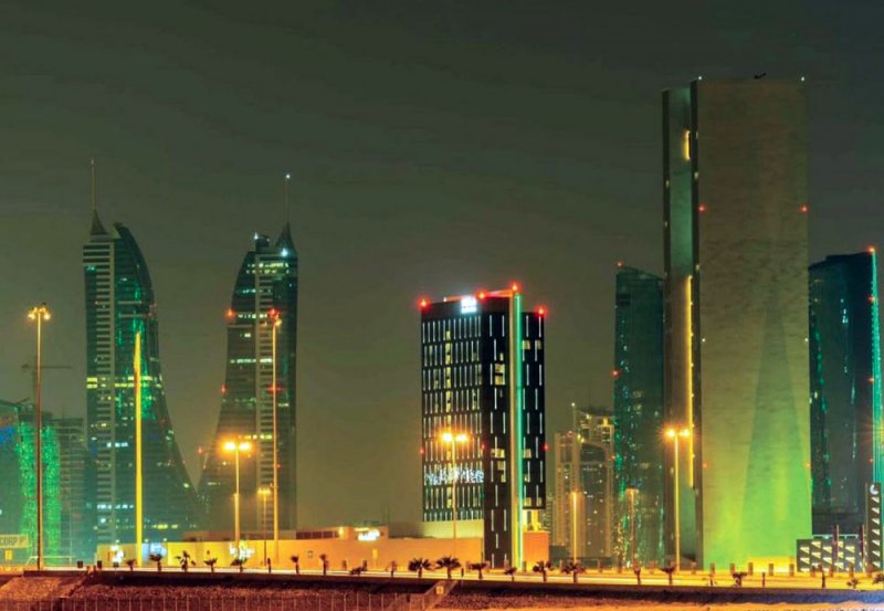 بالصور .. البحرين تكتسي بــ "الأخضر" احتفاءً بفوز المنتخب السعودي
