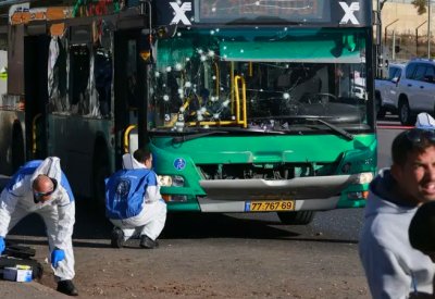 انفجاران يستهدفان محطتا حافلات بالقدس.. مقتل إسرائيلي وجرح آخرين