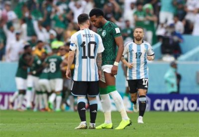 ماذا قال السعودي البليهي للنجم ميسي؟