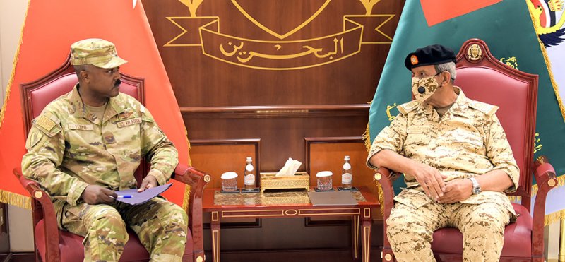 القائد العام لقوة دفاع البحرين يستقبل الملحق العسكري بسفارة الولايات المتحدة الأمريكية
