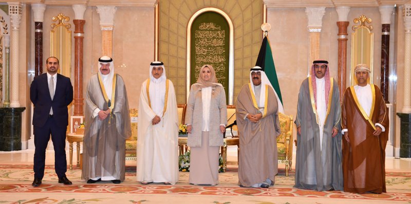 سمو ولي عهد دولة الكويت الشقيقة يتفضل بتكريم الرئيس التنفيذي لهيئة المعلومات والحكومة الإلكترونية