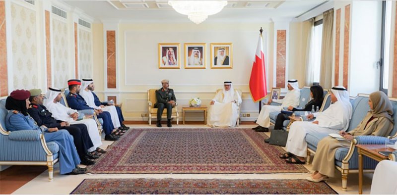 وزير الخارجية يستقبل قائد جناح الدراسات والبحوث في كلية الدفاع الوطني بدولة الامارات العربية المتحدة وعددا من الدارسين في الكلية