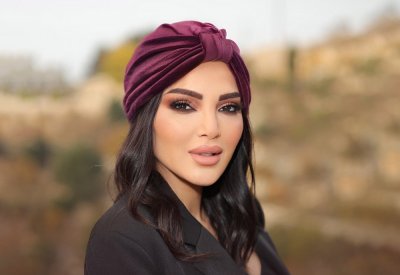 دينا حايك متماسكة بعطر القداسة