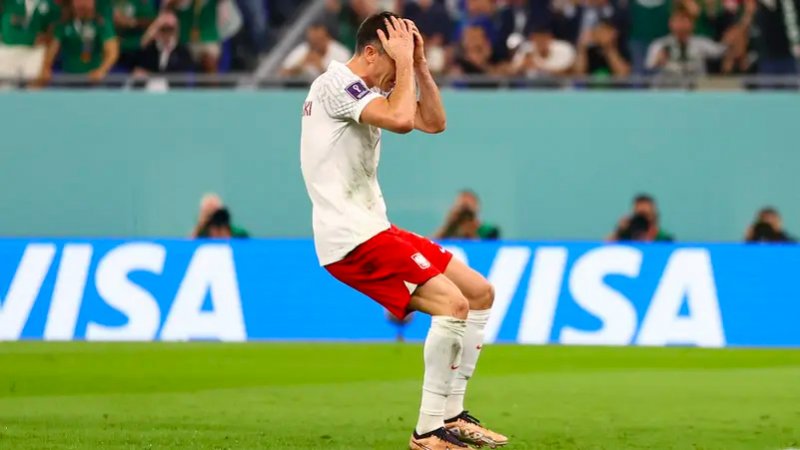 "فيفا" يحقق في هتافات المكسيكيين ضد ليفاندوفسكي