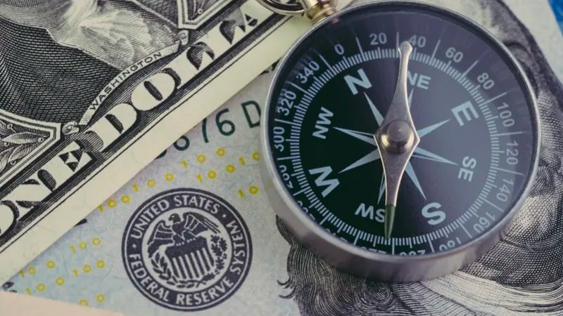 توقعات أسعار الفائدة تطيح بالدولار هذا الأسبوع