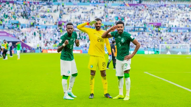 سعوديان يقتحمان أفضلية كأس العالم