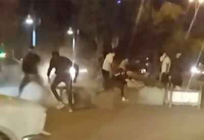خامنئي يشيد بتصدي الباسيج للاحتجاجات