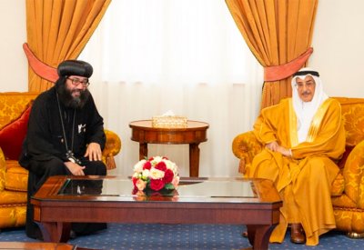الشيخ خالد بن عبدالله: البحرين وطن يسع الجميع ويحتضن بحرية تعدد المعتقدات