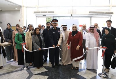 رئيسة جامعة البحرين تفتتح معرض "فارس وعلم" وتشيد بدور الفن في تعزيز قيم المواطنة