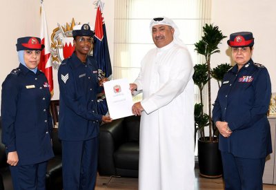 معالي وكيل وزارة الداخلية يشيد بجاهزية الشرطة النسائية ودورها في تقديم الخدمات الأمنية