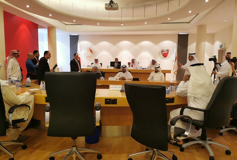 النعار رئيسا لبلدي المحرق وبوهزاع نائبا