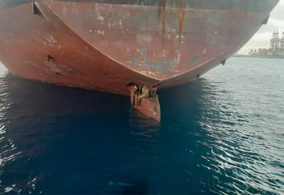 بطريقة أغرب من الخيال.. وصلوا بحرا إلى إسبانيا