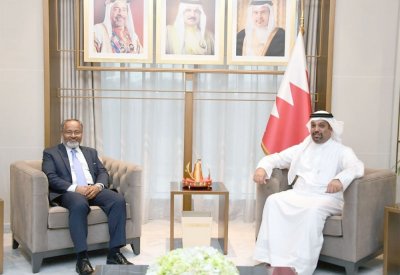 وزير المالية والاقتصاد الوطني يستقبل سفير جمهورية بنغلاديش لدى مملكة البحرين