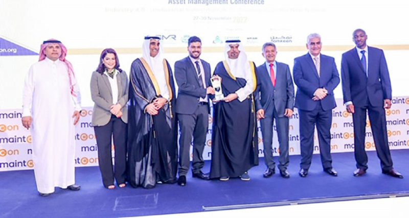 الدوسري يفوز عن فكرة مبتكرة تؤدي إلى مواكبة التحول الرقمي في القطاع