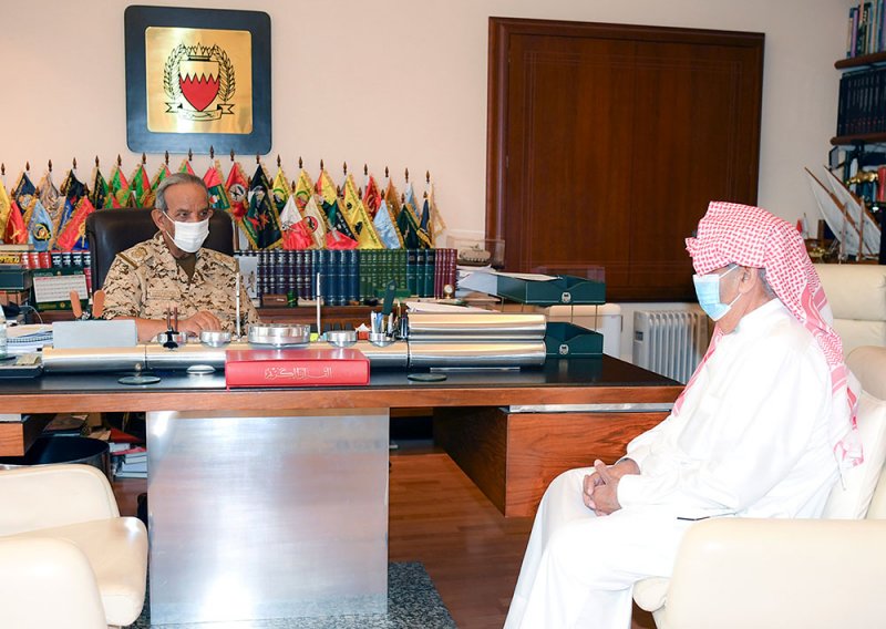 القائد العام يستقبل الشيخ أحمد بن محمد عضو مجلس الشورى