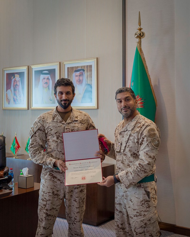 سمو مستشار الأمن الوطني قائد الحرس الملكي يستقبل المقدم الركن الشيخ حسن بن محمد آل خليفة