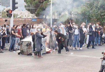 إيران تزج بمخابرات خليجية في احتجاجات عجزت عن كبحها