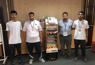 3 طلاب بثانوية الجابرية يصنعون آلة ذكية لتنقية الهواء